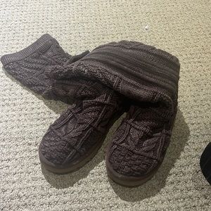 Ugg brown woven boots, so fuzzy and warm